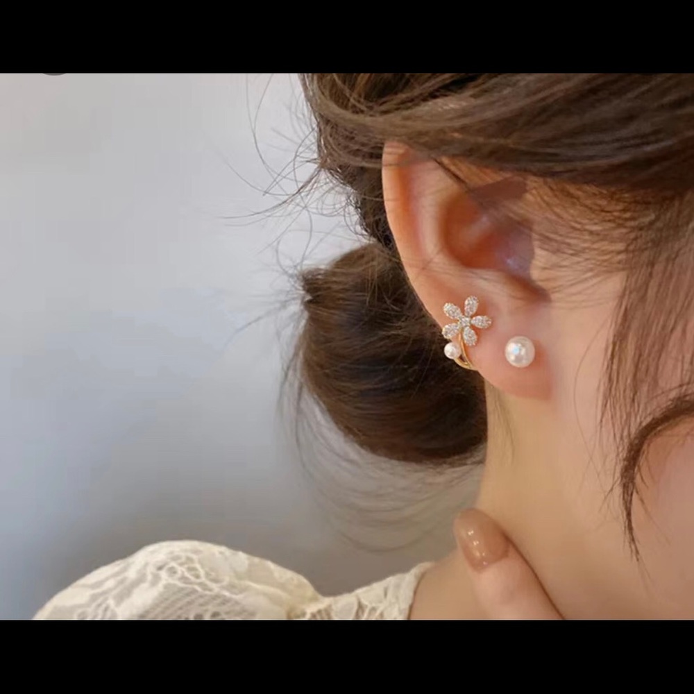 Women earrings
